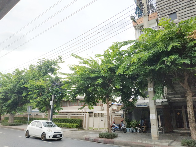 ขาย ตึกแถว-อาคารพาณิชย์ good-for-Airbnb-daily-rentals, ฝั่งธนใกล้BTS อาคารพาณิชย์ทำเลทอง-บางพลัด เหมาะทำตึกแถวปล่อยเช่ารายวัน Office-and-Airbnb-investment-BangPhlat-BAngkok,