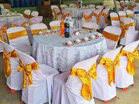 ขาย สินค้า ถูกงานวัดงานบุญงานเลี้ยง สำหรับโรงแรมและอีเวนต์ทุกประเภท รับผลิตผ้าคลุมเก้าอี้สกรีนชื่อ-ราคาส่ง ขายผ้าคลุมเก้าอี้ราคาถูก ผ้าคลุมโต๊ะจีน-โต๊ะกลมราคาโรงงาน